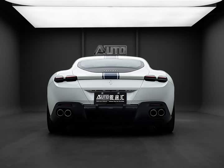 Фото 4 - Ferrari Roma