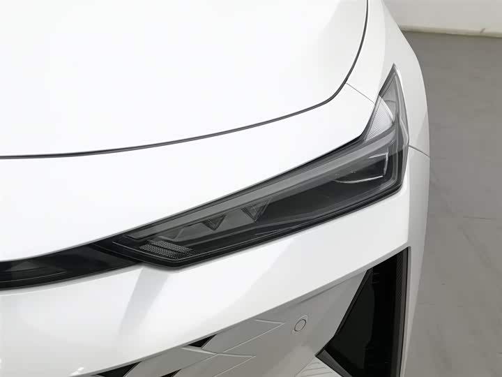 Фото 7 - Changan UNI-V Hybrid