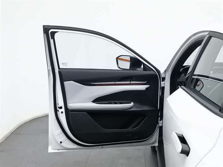 Фото 8 - Changan UNI-V Hybrid