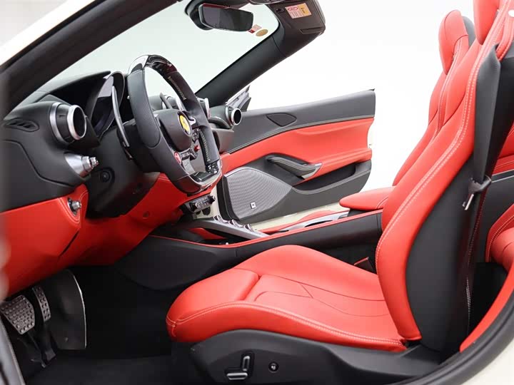 Фото 3 - Ferrari Portofino