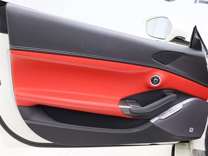 Фото 8 - Ferrari Portofino