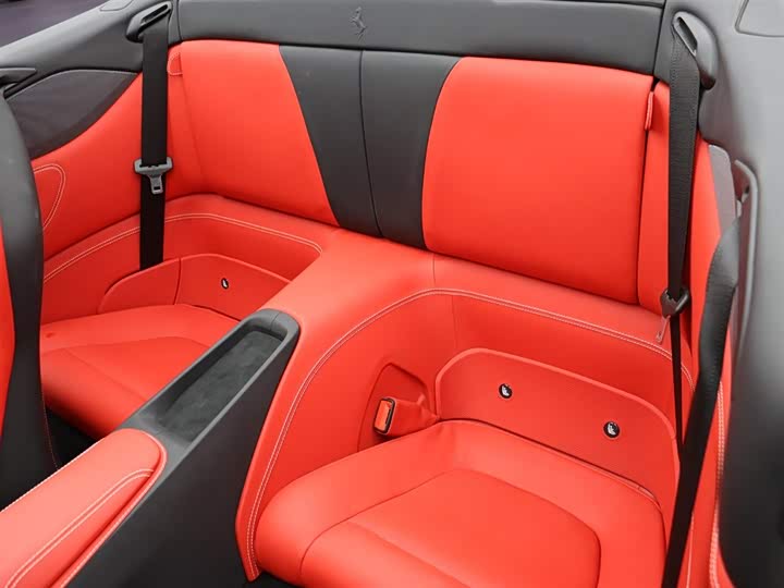 Фото 9 - Ferrari Portofino