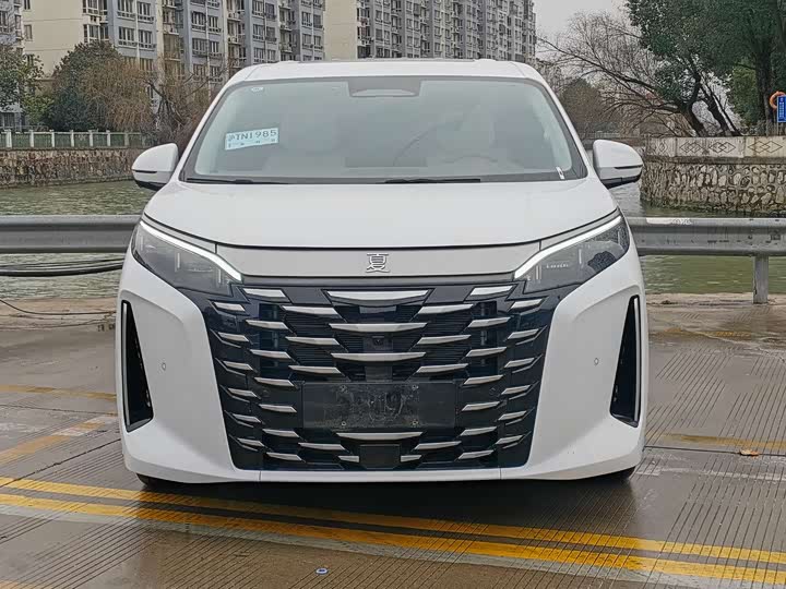 Фото 2 - BYD Xia