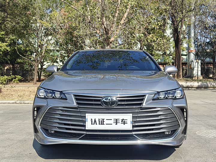 Фото 2 - Toyota Avalon