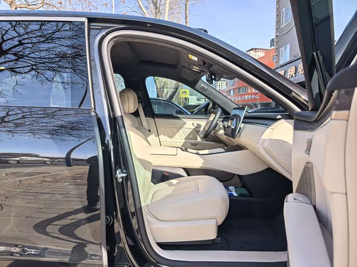 Фото 8 - Nio Onvo L90