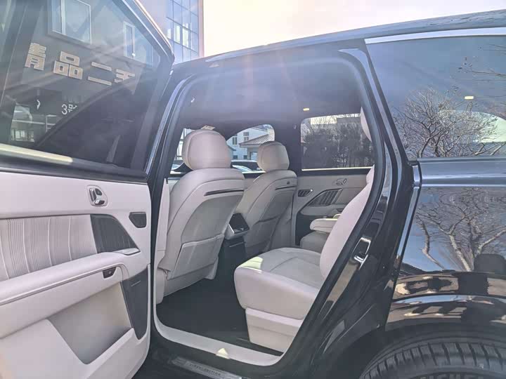 Фото 9 - Nio Onvo L90