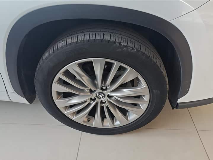 Фото 6 - Toyota Highlander