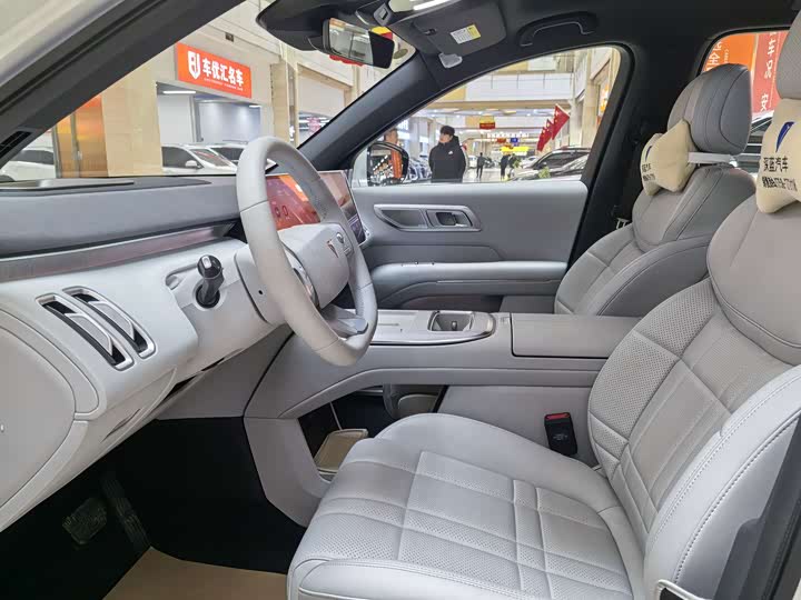 Фото 9 - Changan Deepal S09