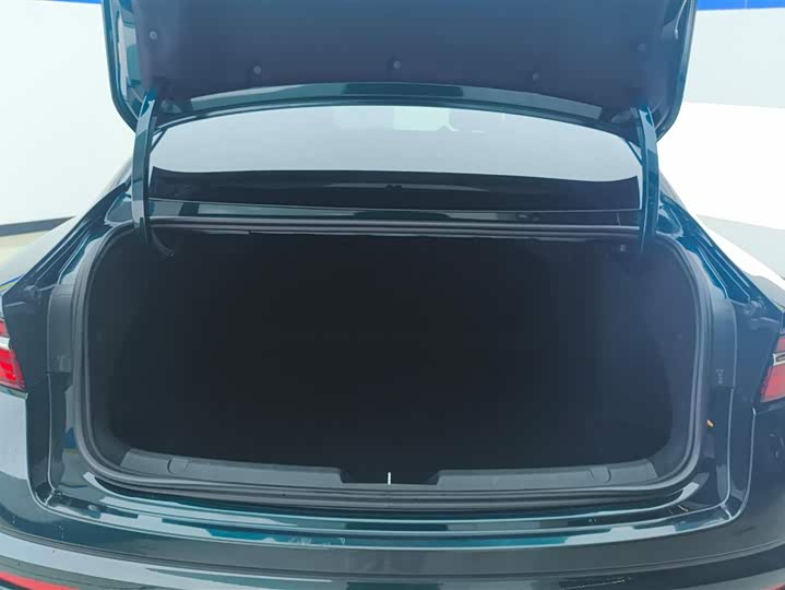 Photo 4 - Geely Preface