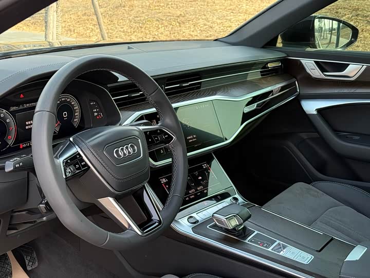 Фото 6 - Audi A6L