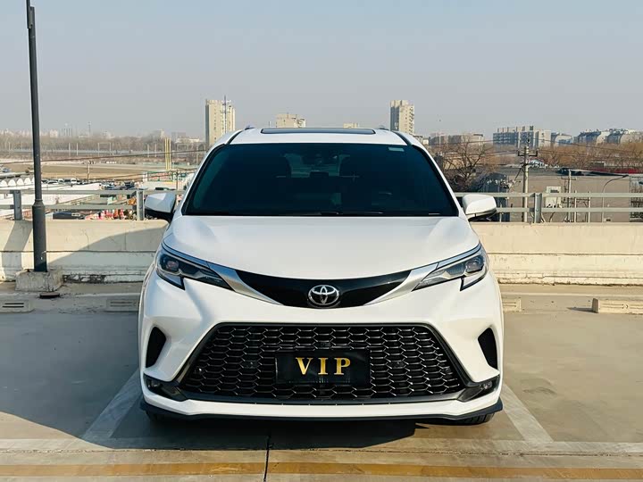 Фото 2 - Toyota Granvia