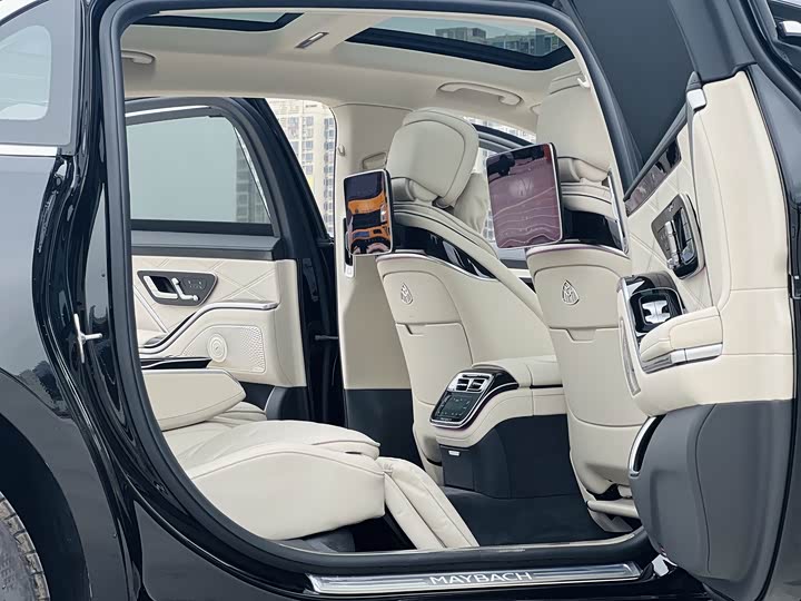 Фото 7 - Mercedes-Benz Maybach S-Class