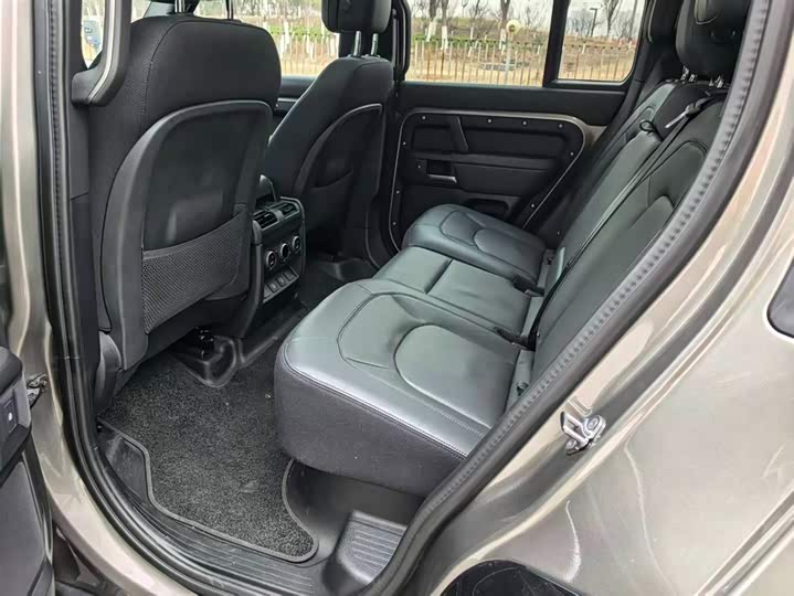 Фото 8 - Land Rover Defender