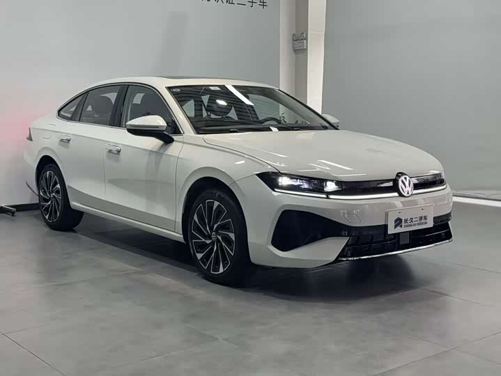 Фото 3 - Volkswagen Sagitar L