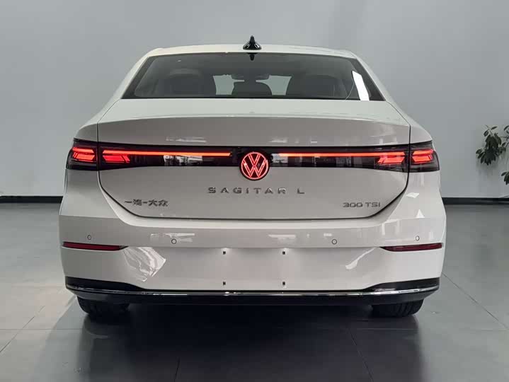 Фото 6 - Volkswagen Sagitar L