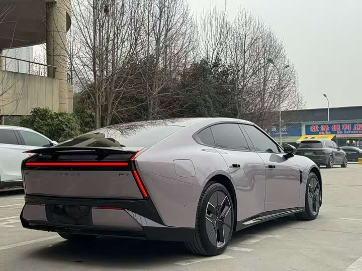 Фото 7 - XPeng P7