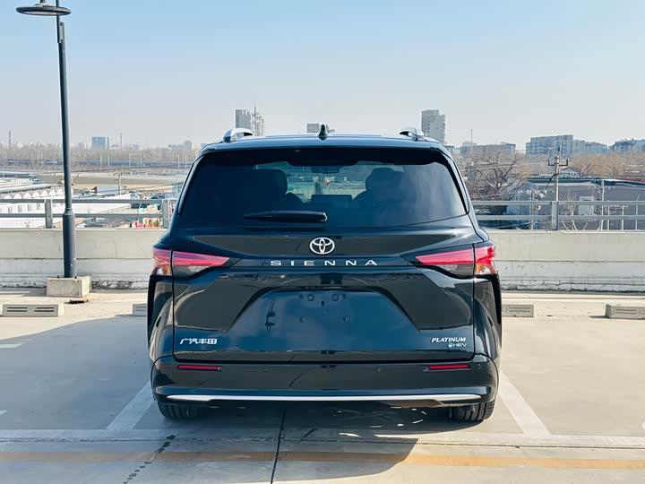 Фото 5 - Toyota Sienna