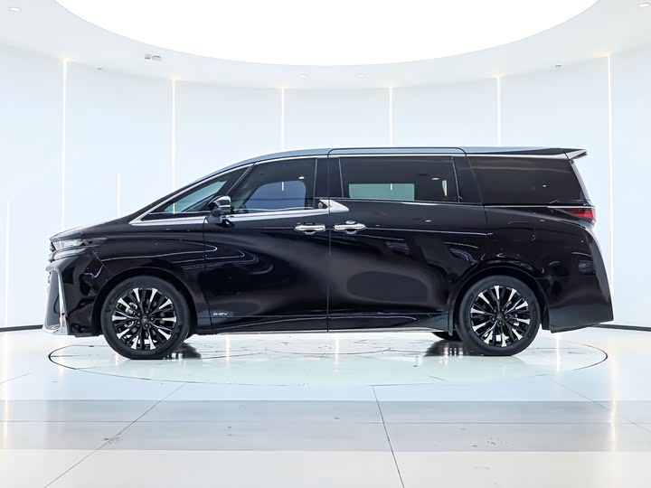 Фото 7 - Toyota Vellfire