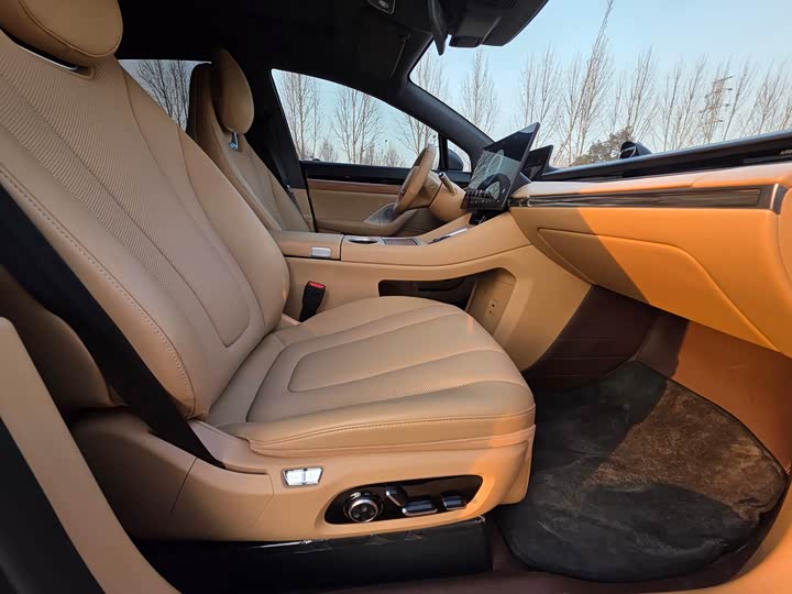 Фото 7 - Luxeed R7