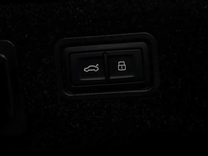 Фото 7 - Audi A8