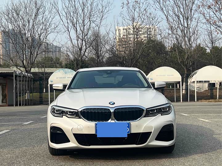 Photo 2 - BMW 3 Series