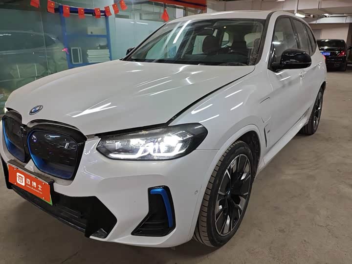 Фото 1 - BMW iX3