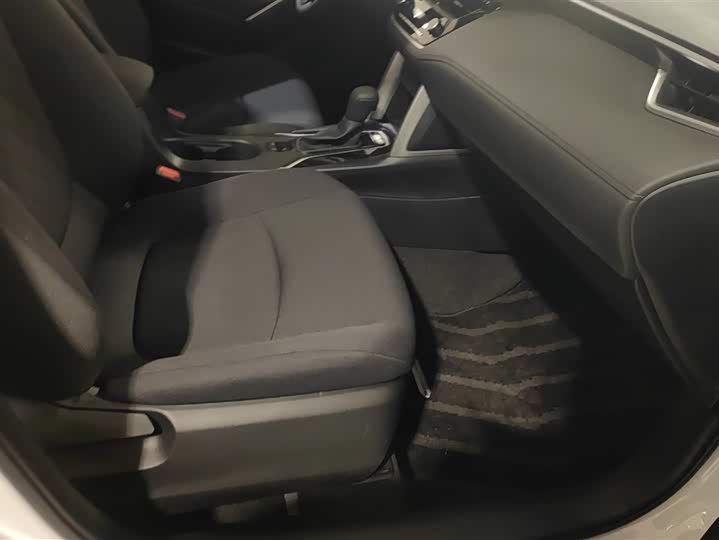 Photo 8 - Toyota Corolla Cross