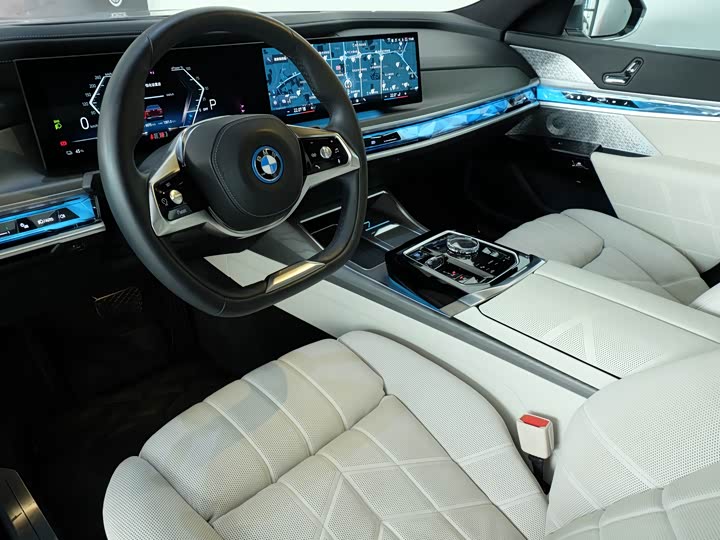 Фото 9 - BMW i7