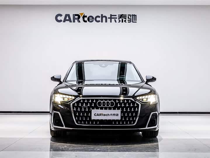 Фото 2 - Audi A8