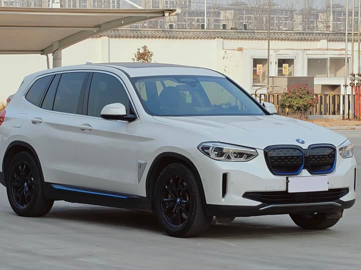 Фото 3 - BMW iX3
