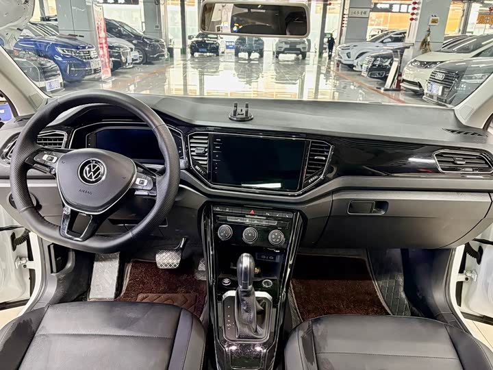 Фото 6 - Volkswagen T-Roc