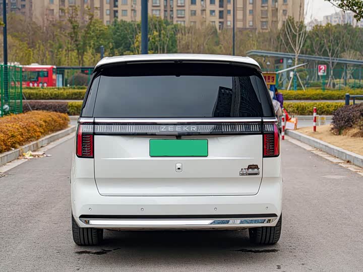 Фото 5 - Zeekr 009