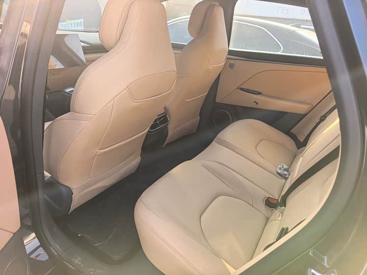 Фото 4 - BAIC Arcfox Alpha T5