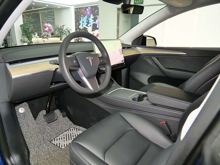 Фото 8 - Tesla Model Y