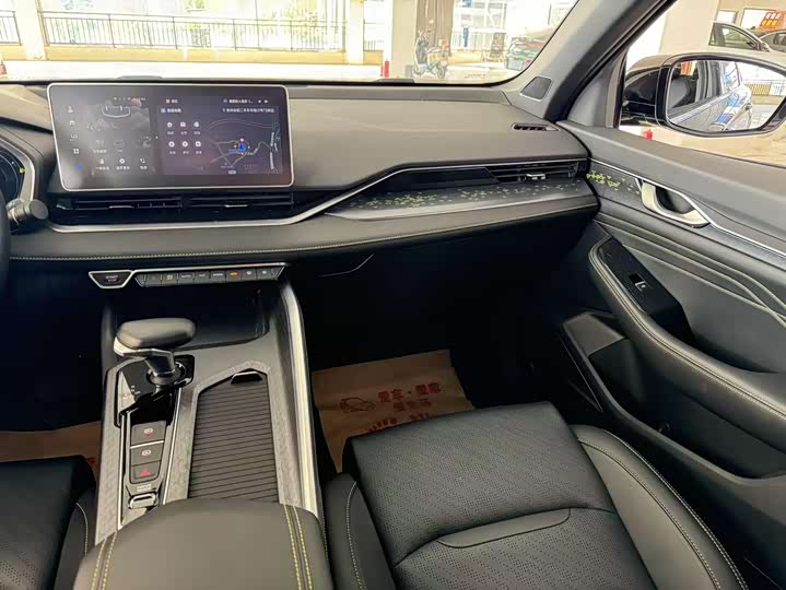 Photo 8 - Geely Preface