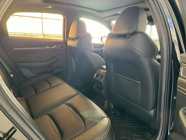 Photo 9 - Geely Preface