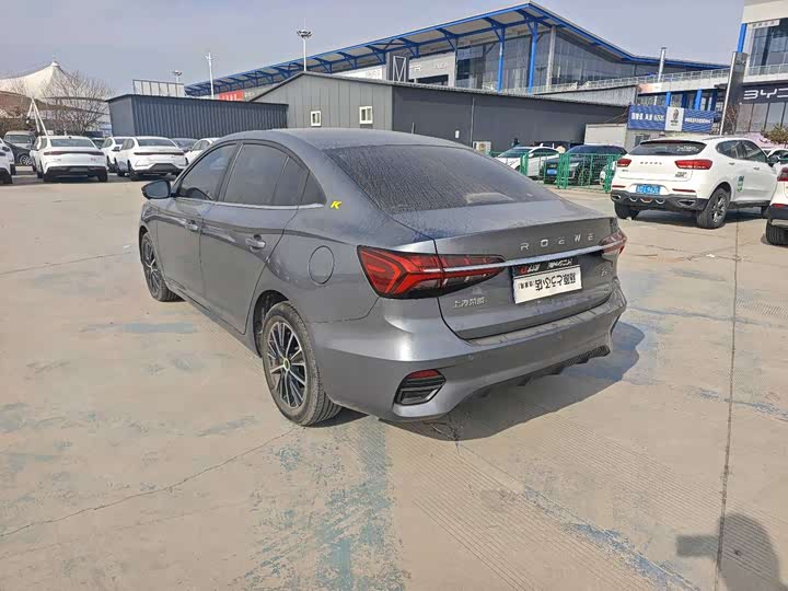 Фото 7 - Roewe i5