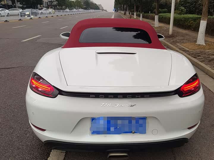 Фото 2 - Porsche 718