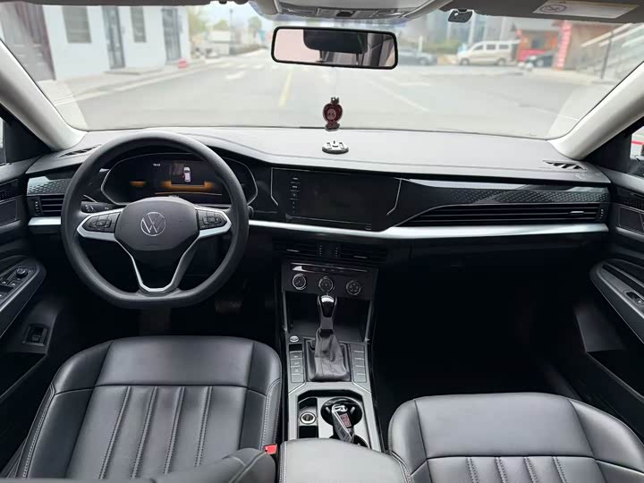 Фото 5 - Volkswagen Passat