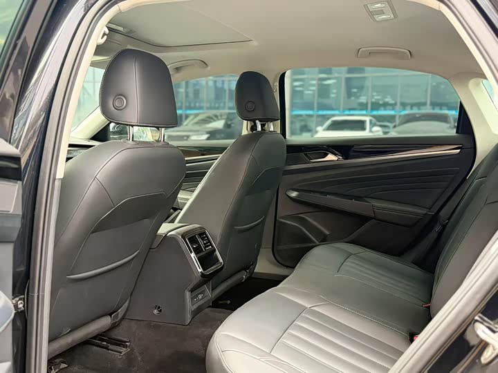 Фото 6 - Volkswagen Passat