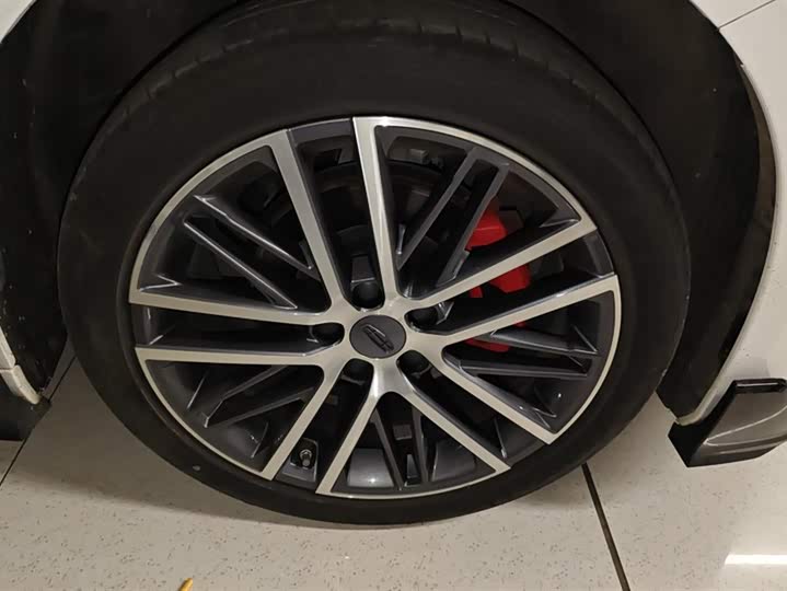 Photo 6 - Geely Preface