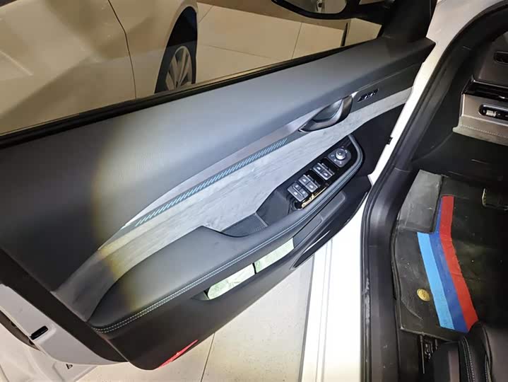 Photo 7 - Geely Preface