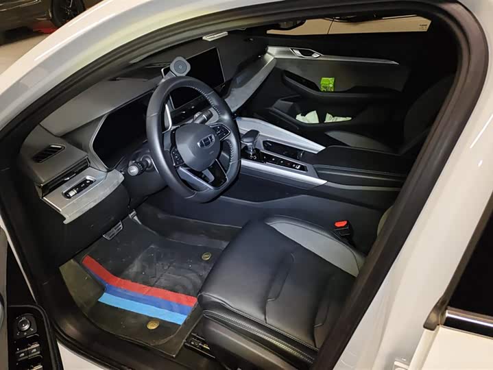 Photo 9 - Geely Preface