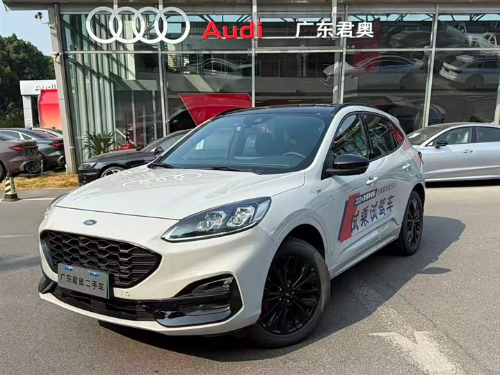 Фото 1 - Ford Escape