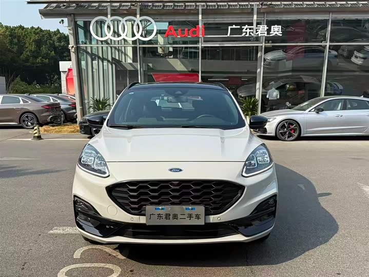 Фото 2 - Ford Escape