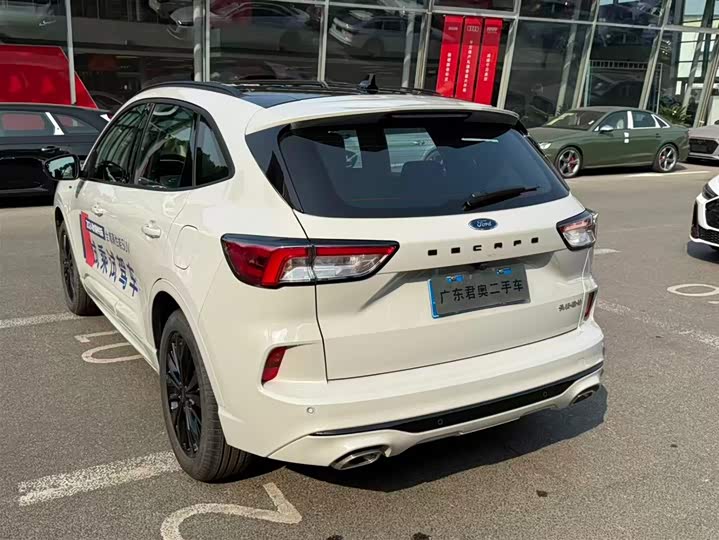 Фото 4 - Ford Escape