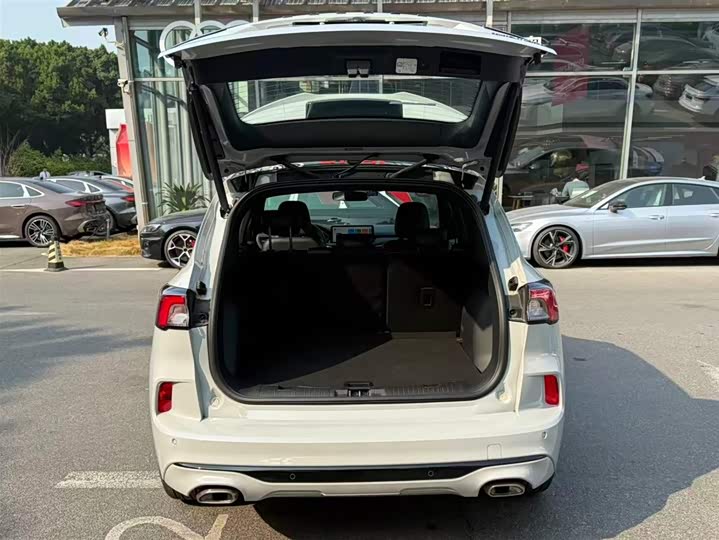 Фото 6 - Ford Escape