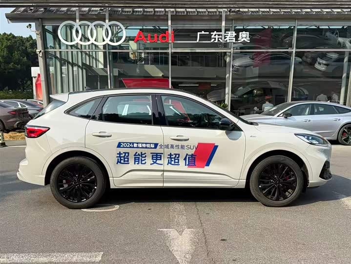 Фото 8 - Ford Escape