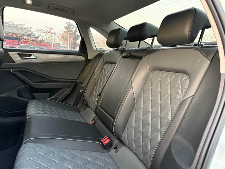 Фото 9 - Volkswagen Sagitar L