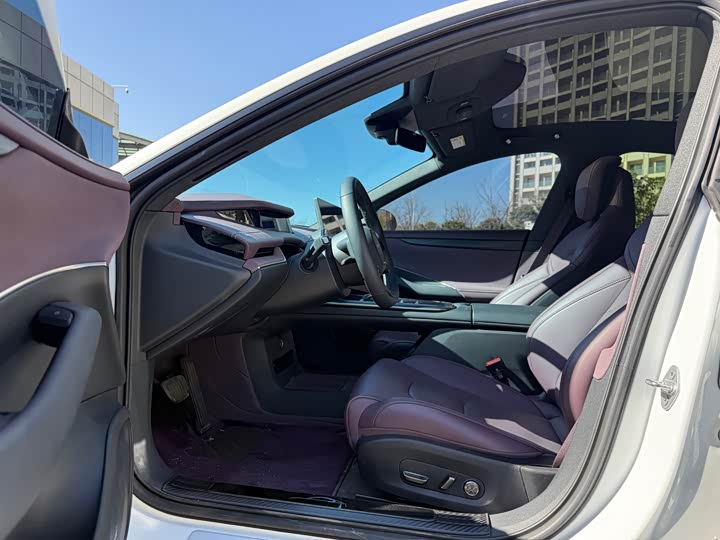 Фото 4 - Xiaomi SU7